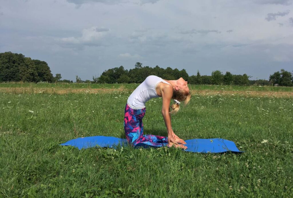 Jogijski polozaj deve protiv bolnih mjesecnica